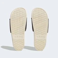 ADIDAS Adilette Comfort Slippers 10 ADIDAS Adilette Comfort Slippers -Regatta Verkoop adilette comfort slippers 3